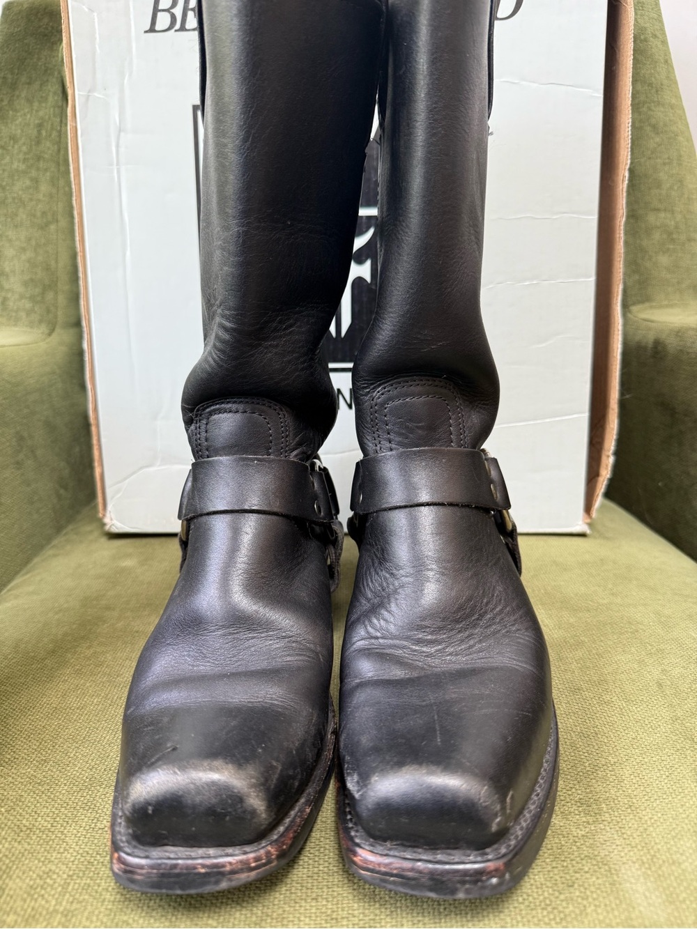 Frye Women’s 77300 12R Black Leather Harness Boots with Metal Ring Size 8 - Picture 4 of 10